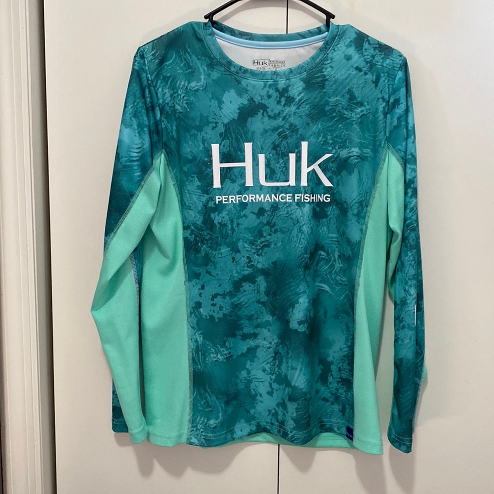 Huk performance fishing shirt polyester size large, no tags, never worn
